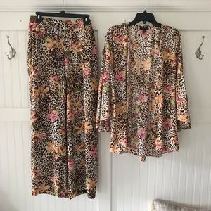 Thalia Sodi Palazzo pants and open front jacket